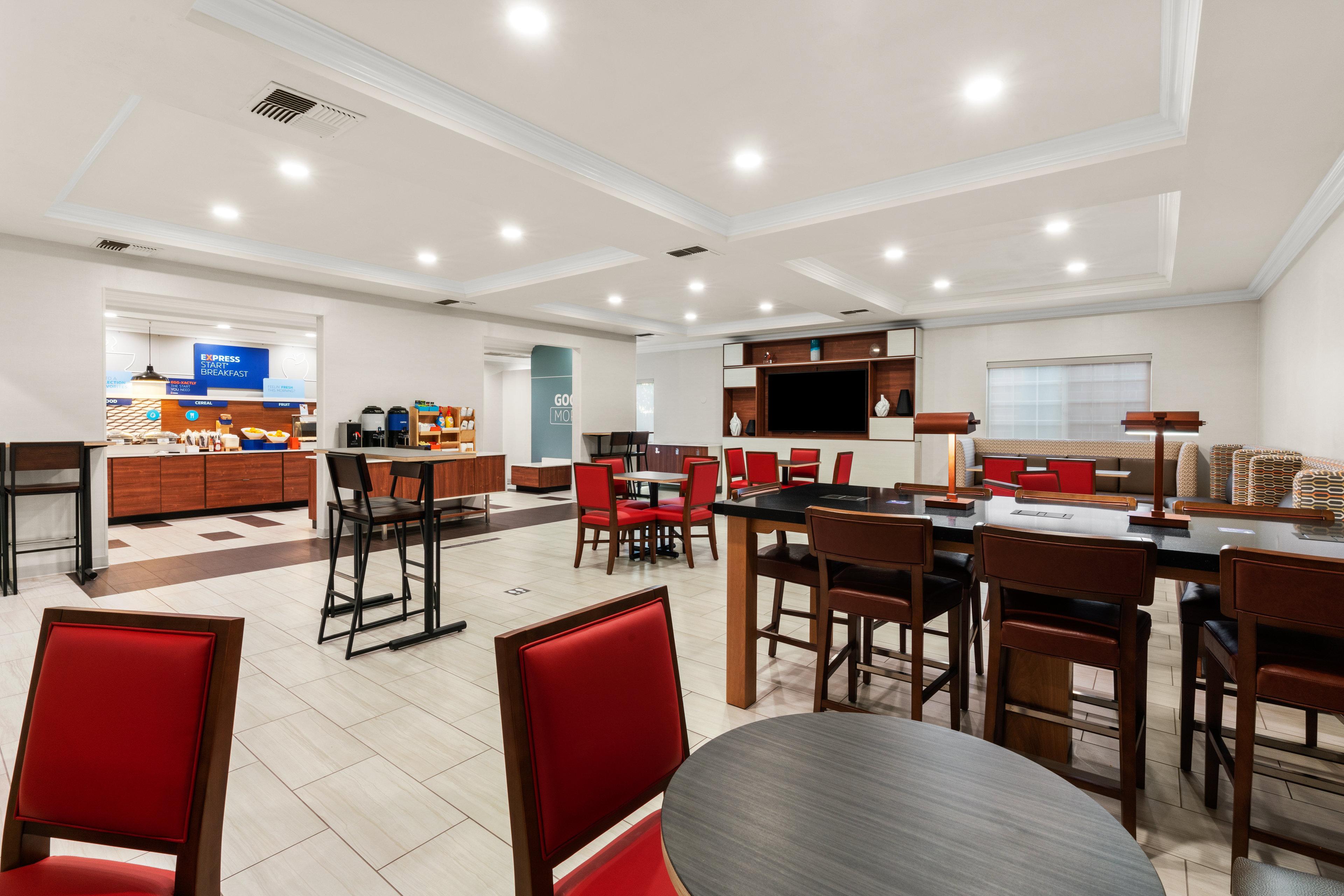 Holiday Inn Express And Suites Klamath เคลมัทฟอลส์ ภายนอก รูปภาพ