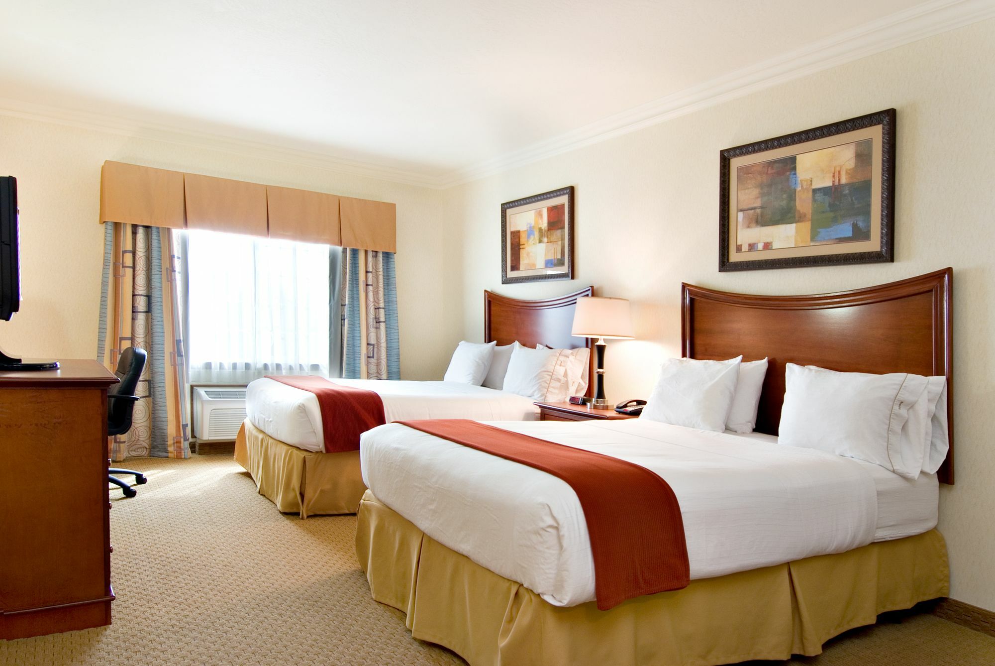 Holiday Inn Express And Suites Klamath เคลมัทฟอลส์ ภายนอก รูปภาพ